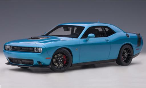 Coche miniatura Dodge Challenger 1/18 AUTOart 392 HEMI Scat Pack Shaker metalico azul/matt-negro 2018 Dodge Challenger 1/18 AUTOart 392 HEMI Scat Pack Shaker metalico azul/matt-negro 2018 coche miniatura