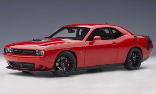 Coche miniatura Dodge Challenger 1/18 AUTOart 392 HEMI Scat Pack Shaker rojo/negro 2018 Dodge Challenger 1/18 AUTOart 392 HEMI Scat Pack Shaker rojo/negro 2018 coche miniatura