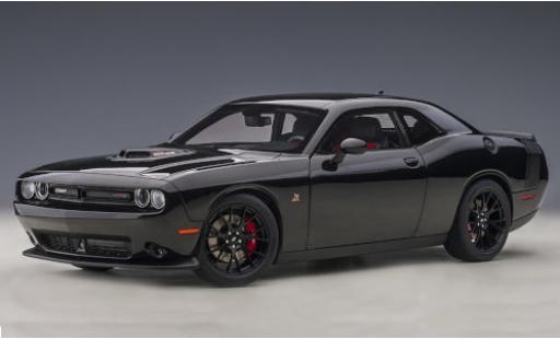 Coche miniatura Dodge Challenger 1/18 AUTOart 392 HEMI Scat Pack Shaker negro/matt-negro 2018 Dodge Challenger 1/18 AUTOart 392 HEMI Scat Pack Shaker negro/matt-negro 2018 coche miniatura
