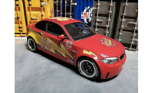 Bmw 1M flash mcqueen 1/18 GT Spirit  coche miniatura