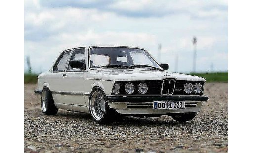 Bmw 323 tuning 1/18 Autoart e21 blanco jantes alpina 16 pouces 1977 coche miniatura