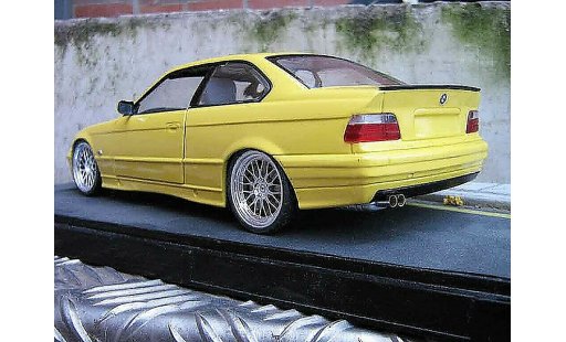 Bmw M3 coupe 1/18 Ut Models jaune E36 jantes bbs le mans feux arriere 3.2 coche miniatura