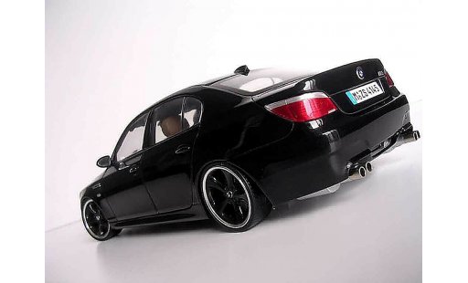 Bmw M5 tuning 1/18 Kyosho E60 jantes techart negros coche miniatura