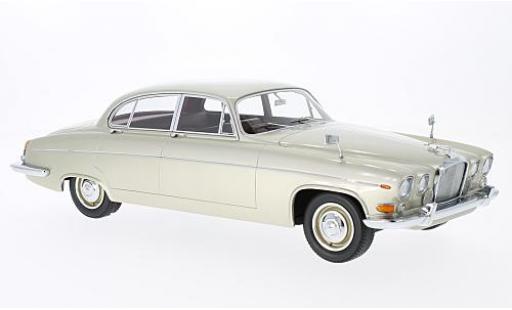 Coche miniatura Jaguar 420 1/18 BoS Models G (Mark X) metalico beige RHD 1966 sans Vitrine Jaguar 420 1/18 BoS Models G (Mark X) metalico beige RHD 1966 sans Vitrine coche miniatura