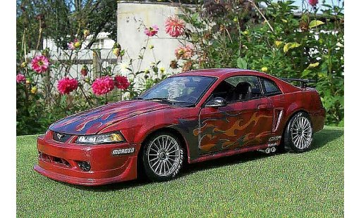 Ford Mustang 2000 1/18 Ut Models svt cobra fire snake coche miniatura