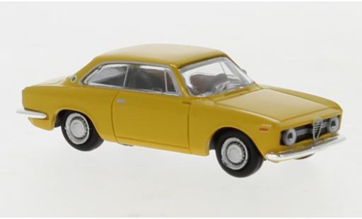 Coche miniatura Alfa Romeo Giulia 1/87 Brekina Sprint GT amarillo 1974 Alfa Romeo Giulia 1/87 Brekina Sprint GT amarillo 1974 coche miniatura