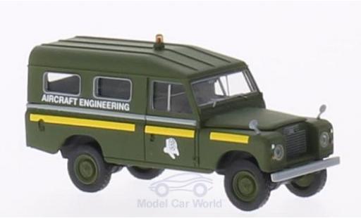 Coche miniatura Land Rover 109 1/18 Brekina County Station Wagon RAF Aircraft Engineering (GB) oliv Land Rover 109 1/18 Brekina County Station Wagon RAF Aircraft Engineering (GB) oliv coche miniatura