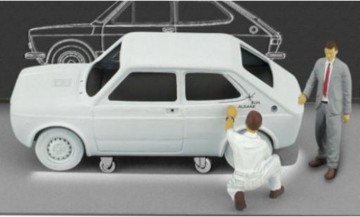 Coche miniatura Fiat 127 1/43 Brumm (1a Serie) matt-gris 1971 mit Figuren in Sonderverpackung Centro Stile Fiat 127 1/43 Brumm (1a Serie) matt-gris 1971 mit Figuren in Sonderverpackung Centro Stile coche miniatura