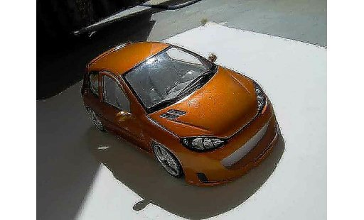 Peugeot 206 RC 1/18 Norev naranja coche miniatura