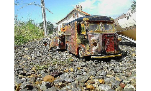 Citroen HY Fourgonnette 1/18 Solido rouille et remorque coche miniatura