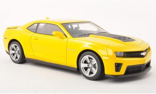 Coche miniatura Chevrolet Camaro 1/18 CMF ZL1 amarillo 2011 Chevrolet Camaro 1/18 CMF ZL1 amarillo 2011 coche miniatura