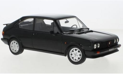 Alfa Romeo Alfasud 1/18 Cult Scale Models Ti schwarz 1983 1:18 coche miniatura