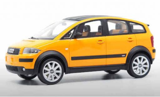 Coche miniatura Audi A2 1/18 DNA Collectibles naranja Audi A2 1/18 DNA Collectibles naranja coche miniatura