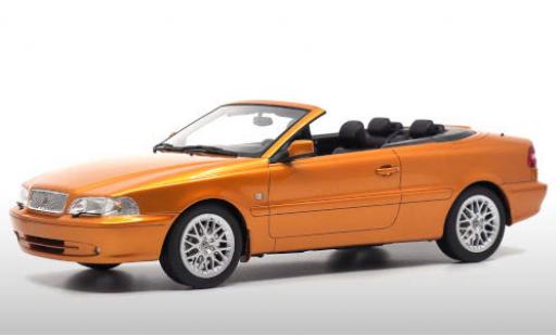 Coche miniatura Volvo C70 1/18 DNA Collectibles Cabriolet metalico naranja Volvo C70 1/18 DNA Collectibles Cabriolet metalico naranja coche miniatura