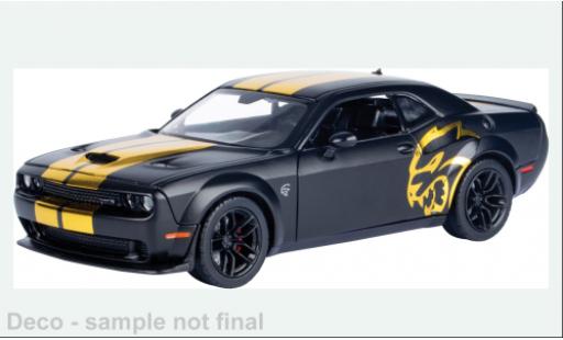 Coche miniatura Dodge Challenger SRT Hellcat Widebody schwarz/gold 2018 1/24 Motormax
