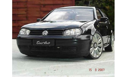 Volkswagen Golf GTI 1/18 Revell 3.2 turbo coche miniatura