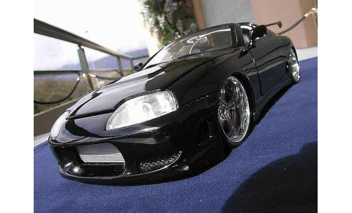 Toyota Supra Base 1/18 Ertl illegal street car coche miniatura