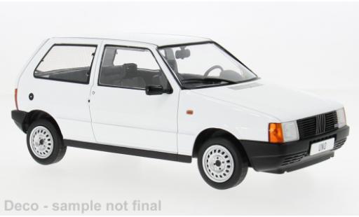 Fiat Uno 1/18 MCG weiss 1984 1:18 coche miniatura