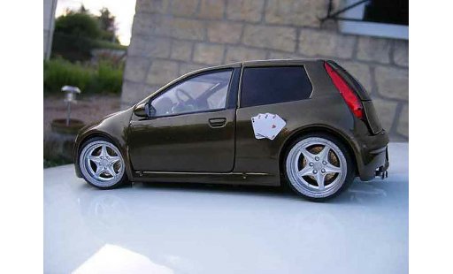 Fiat Punto GT 1/18 Ricko  coche miniatura
