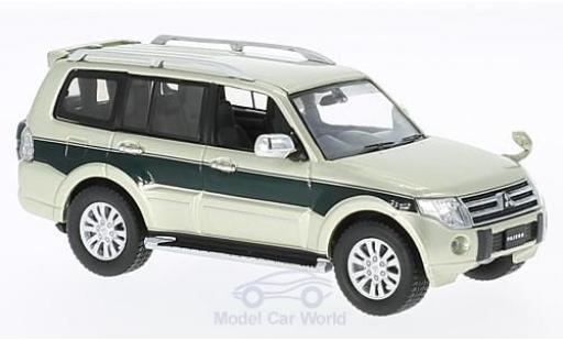 Coche miniatura Mitsubishi Pajero 1/43 First 43 Models 4WD metalico verde/verde RHD 2010 Mitsubishi Pajero 1/43 First 43 Models 4WD metalico verde/verde RHD 2010 coche miniatura
