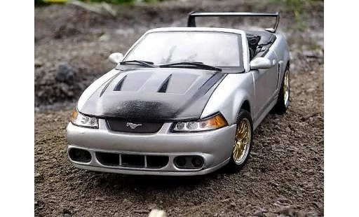 Ford Mustang 2000 1/18 Maisto svt cobra cabriolet coche miniatura