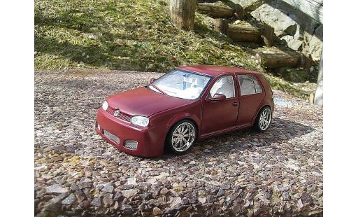 Volkswagen Golf GTI 1/18 Revell bodykit dragon jantes 18 pouces coche miniatura