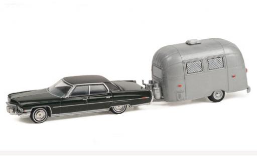 Coche miniatura Cadillac Sedan 1/64 Greenlight DeVille verde/negro 1972 mit Airstream Bambi Cadillac Sedan 1/64 Greenlight DeVille verde/negro 1972 mit Airstream Bambi coche miniatura