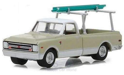 Coche miniatura Chevrolet C-10 1/64 Greenlight beige/blanco 1970 mit Leiter Chevrolet C-10 1/64 Greenlight beige/blanco 1970 mit Leiter coche miniatura