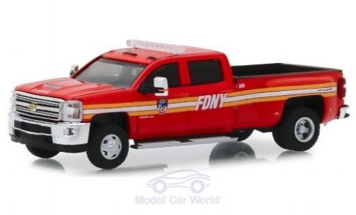 Chevrolet Silverado 1/64 Greenlight 3500HD FDNY 2018 coche miniatura