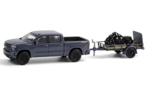 Coche miniatura Chevrolet Silverado 1/64 Greenlight metalico azul 2020 avec Indian Scout Bobber remorque d´une axe et Auffahrrampe Chevrolet Silverado 1/64 Greenlight metalico azul 2020 avec Indian Scout Bobber remorque d´une axe et Auffahrrampe coche miniatura