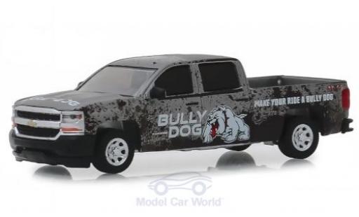 Chevrolet Silverado 1/64 Greenlight gris/Dekor Bully Dog 2018 coche miniatura