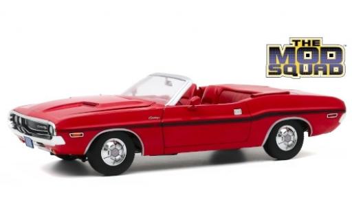Dodge Challenger 1/18 Greenlight R/T Convertible rojo/Dekor The Mod Squad 1970 coche miniatura