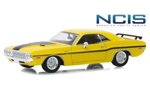 Coche miniatura Dodge Challenger 1/43 Greenlight R/T amarillo/matt-negro NCIS - Based on the TV Series 1970 Dodge Challenger 1/43 Greenlight R/T amarillo/matt-negro NCIS - Based on the TV Series 1970 coche miniatura