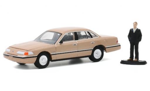 Coche miniatura Ford Crown 1/64 Greenlight Victoria LX metalico beige 1992 avec figurine Ford Crown 1/64 Greenlight Victoria LX metalico beige 1992 avec figurine coche miniatura