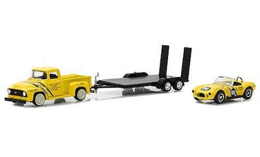 Ford F-1 1/64 Greenlight 00 amarillo 1954 with Coventry Moteurs 289 Cobra and Flatbed Trailer coche miniatura