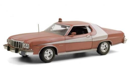 Coche miniatura Ford Gran Torino 1/24 Greenlight rojo/blanco 1976 Starsky and Hutch (TV-s�rie 1975-79) avec Witterungsspuren Ford Gran Torino 1/24 Greenlight rojo/blanco 1976 Starsky and Hutch (TV-s�rie 1975-79) avec Witterungsspuren coche miniatura