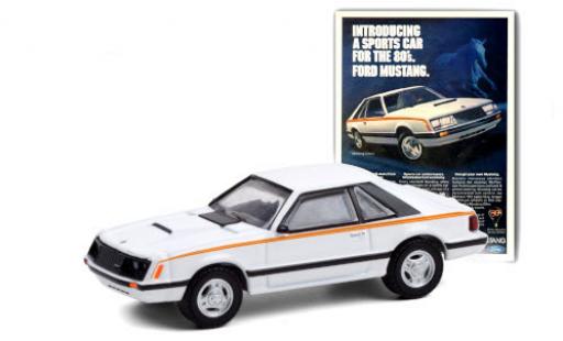 Ford Mustang 1/64 Greenlight 3-Door blanco/naranja 1980 coche miniatura