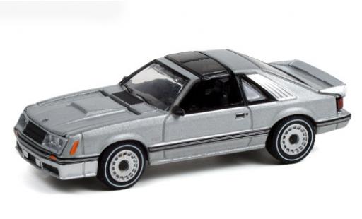 Ford Mustang 1/64 Greenlight GT gris 1982 coche miniatura