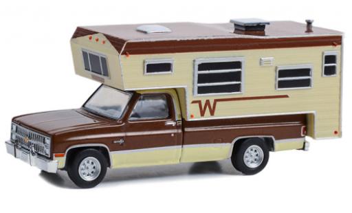 Coche miniatura Chevrolet C-20 1/64 Greenlight Silverado metallise brun/beige 1982 Chevrolet C-20 1/64 Greenlight Silverado metallise brun/beige 1982 coche miniatura