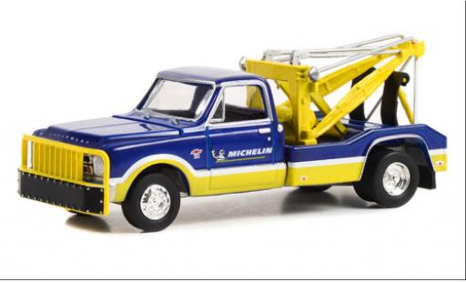 Chevrolet C-30 1/64 Greenlight Dually Wrecker Michelin 1967 coche miniatura