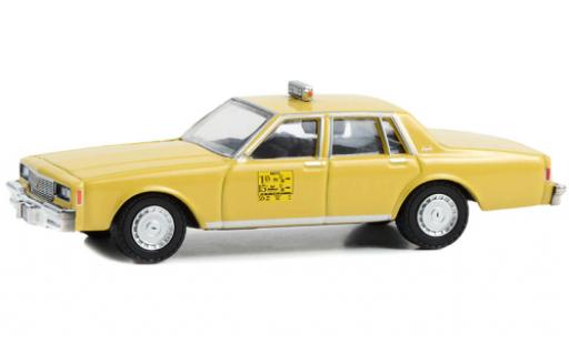 Coche miniatura Chevrolet Impala 1/64 Greenlight Coming To America 1981 Chevrolet Impala 1/64 Greenlight Coming To America 1981 coche miniatura