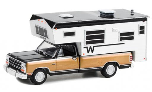 Coche miniatura Dodge RAM 1/64 Greenlight D-250 negro/doré 1990 Dodge RAM 1/64 Greenlight D-250 negro/doré 1990 coche miniatura