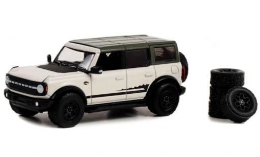 Coche miniatura Ford Bronco 1/64 Greenlight Wildtrak blanco/negro 2021 Ford Bronco 1/64 Greenlight Wildtrak blanco/negro 2021 coche miniatura