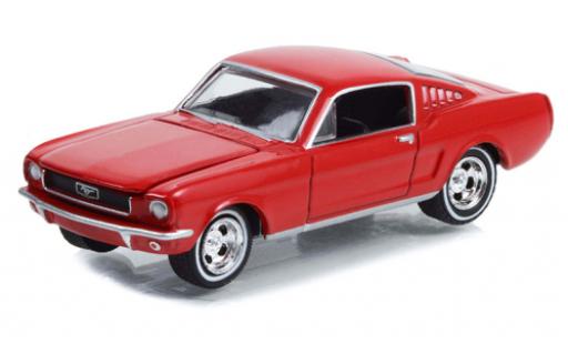 Ford Mustang 1/64 Greenlight Fastback 2+2 rouge Fall Guy Stuntman Association 1966 coche miniatura