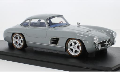 Coche miniatura Mercedes CLA 1/18 GT Spirit S-Klub Gullwing gris clair 2021 Mercedes CLA 1/18 GT Spirit S-Klub Gullwing gris clair 2021 coche miniatura