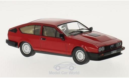 Coche miniatura Alfa Romeo GT 1/18 GTI Collection V6 2.5 rojo 1980 Alfa Romeo GT 1/18 GTI Collection V6 2.5 rojo 1980 coche miniatura