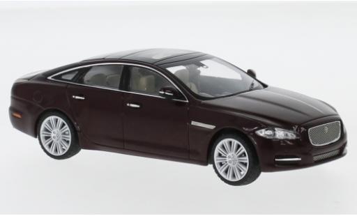 Coche miniatura Jaguar XJ 1/43 IXO (X351) metalico rojo RHD 2009 Jaguar XJ 1/43 IXO (X351) metalico rojo RHD 2009 coche miniatura