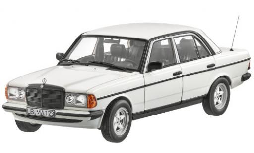 Coche miniatura Mercedes 200 1/18 Norev (W123) blanco mit AMG-Bodykit Mercedes 200 1/18 Norev (W123) blanco mit AMG-Bodykit coche miniatura