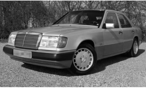 Mercedes 230 1/18 I Norev E (W124) metallise beige 1:18 coche miniatura