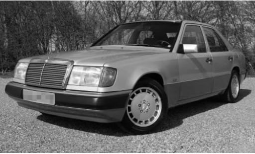 Mercedes 230 1/18 I Norev E (W124) metallise t&uuml;rkis 1:18 coche miniatura